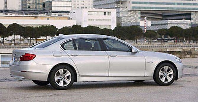 autos, bmw, cars, reviews, 3-series, g20, g28, insights, long wheel base, will that long wheelbase g28 bmw 3 series come to malaysia?