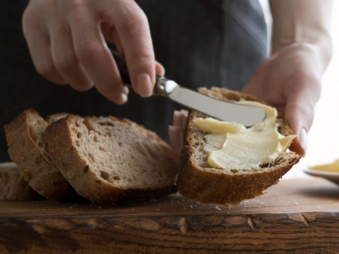 autos, cars, news, food, lifestyle, etiquette expert reveals we‘re all buttering bread wrong
