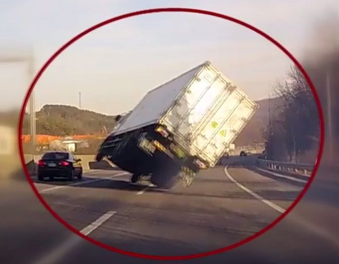 autos, cars, auto news, korea, lorry driver, road safety, video, epic korean driver rescues lorry from near-certain flipping