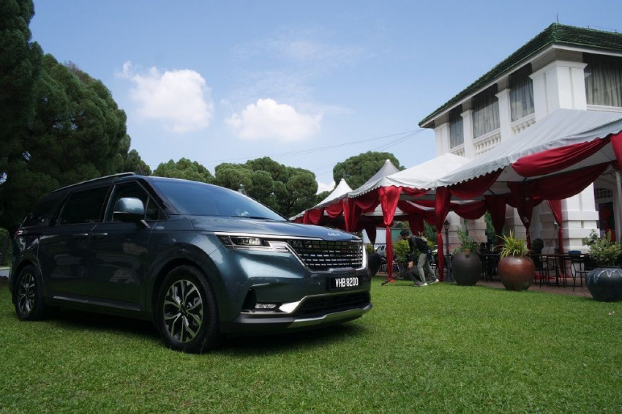 autos, cars, kia, reviews, 11 seater mpv, bauto, kia carnival malaysia, kia carnival review, kia malaysia, mpv malaysia, first impression: we took the all-new kia carnival on a day trip to ipoh - as practical as its size suggests?