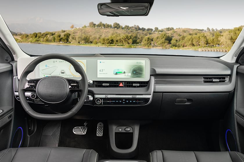 autos, cars, design, features, opinion, technology, how automakers deal with the distraction of modern infotainment