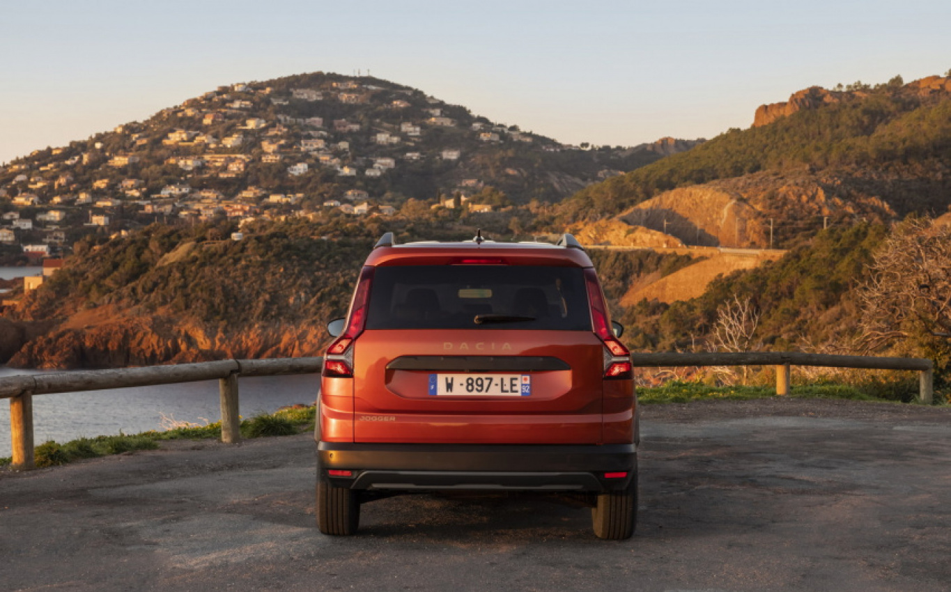 autos, cars, first drives, reviews, android, dacia, estate, jogger, android, dacia jogger review 2022: all the family car you'll ever need