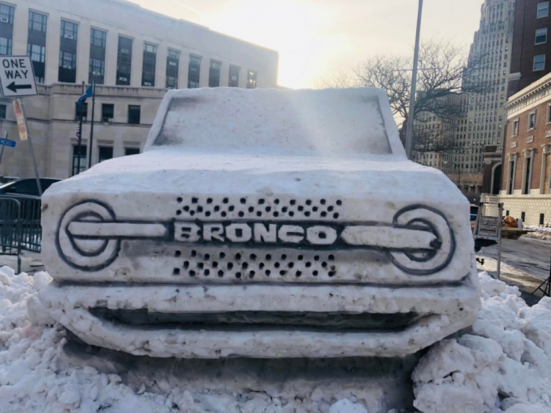 autos, cars, ford, ford bronco, life-size ford bronco made of snow took 5 days to carve