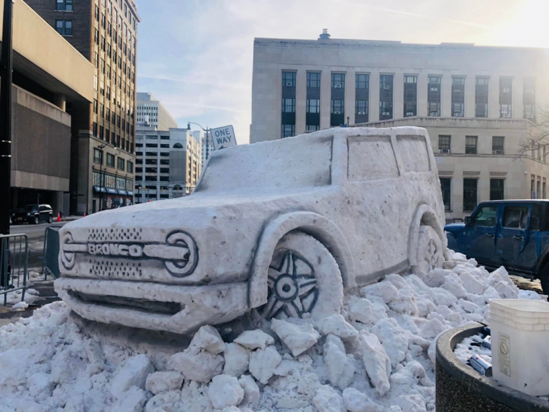 autos, cars, ford, ford bronco, life-size ford bronco made of snow took 5 days to carve