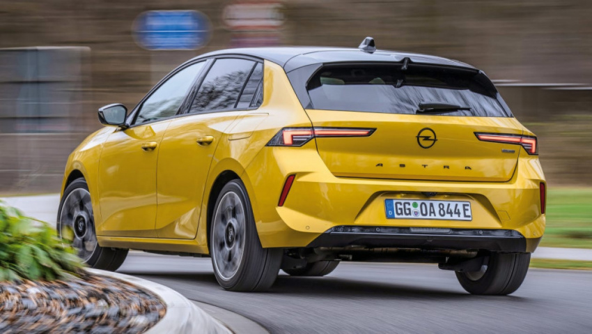autos, cars, family hatchbacks, plug-in hybrid cars, new vauxhall astra 2022 review