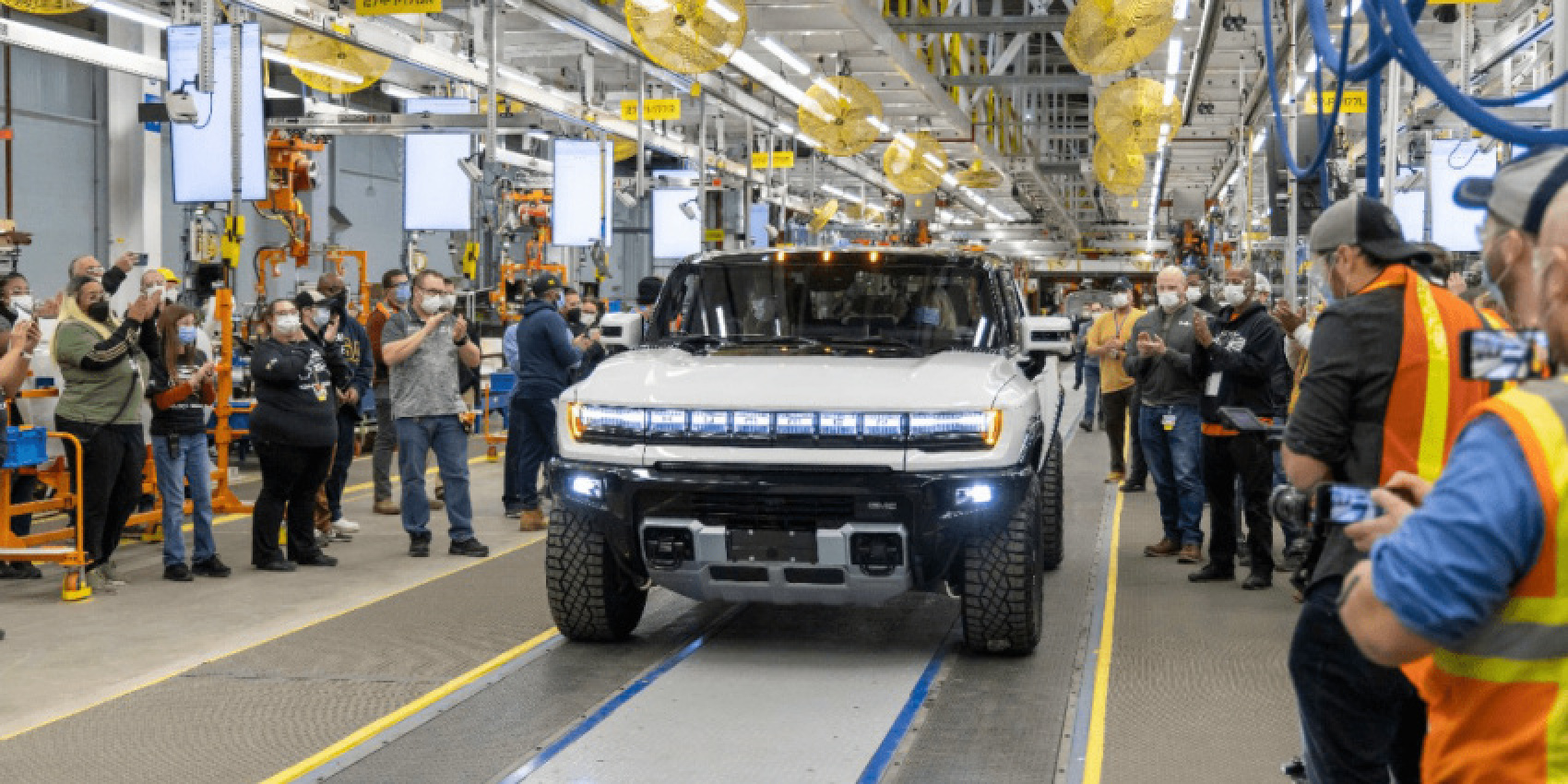 automobile, autos, cars, electric vehicle, hummer, bolt, cadillac, chevrolet, electric pickups, general motors, lyriq, gm significantly boosts hummer & lyriq production