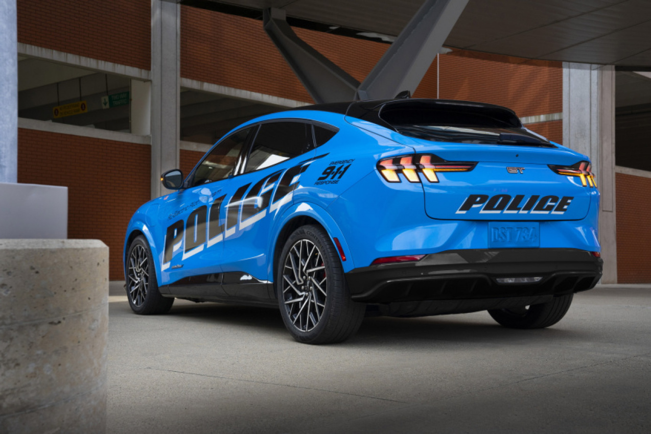 autos, cars, news, electric vehicles, ford mustang mach-e, police cars, reports, canada’s mounties are also exploring the use of electric patrol cars