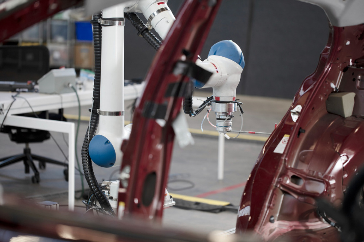 autos, cars, electric vehicle, news, smart, toyota, production, tech, toyota revs up hybrid and electric vehicle production with smart assembly line robots