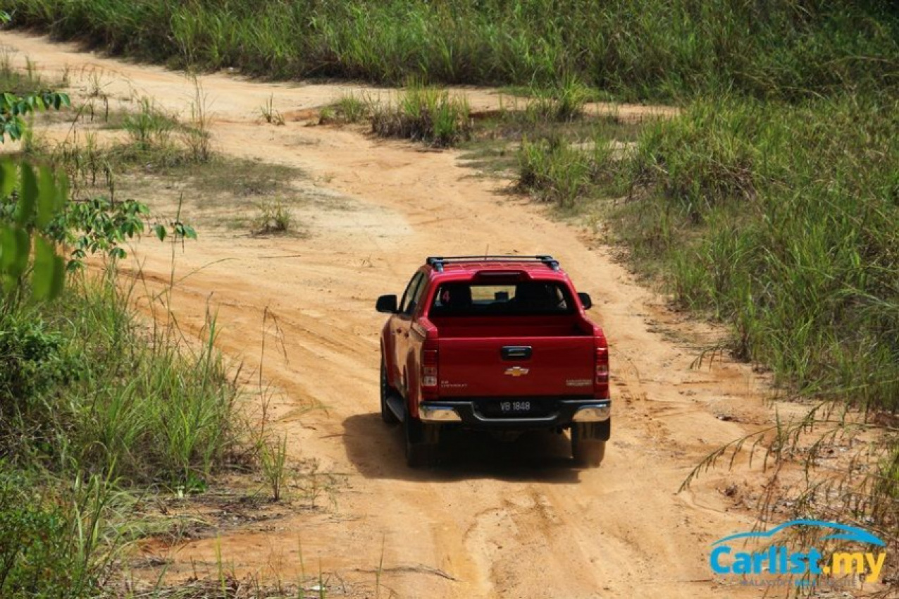 autos, cars, chevrolet, reviews, android, chevrolet colorado, chevy, colorado, high country, android, review: 2017 chevrolet colorado - refinement on or off the road