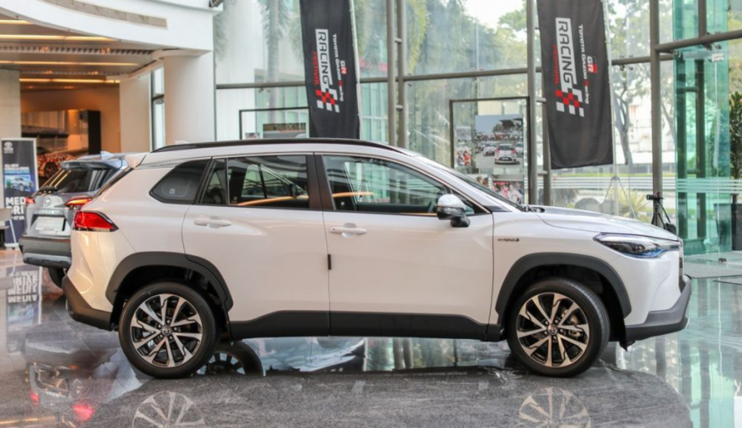 autos, cars, toyota, 2zr-fxe, auto news, corolla cross, hybrid, malaysia, parallel hybrid, prius, tnga, toyota corolla cross, umw toyota motor, 2022 toyota corolla cross hybrid launched - ckd, up to 10 years warranty - priced at rm137k