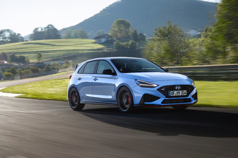 autos, cars, hyundai, car news, car specification, hot hatches, review, yesauto photo, updated hyundai i30 n launched with automatic option