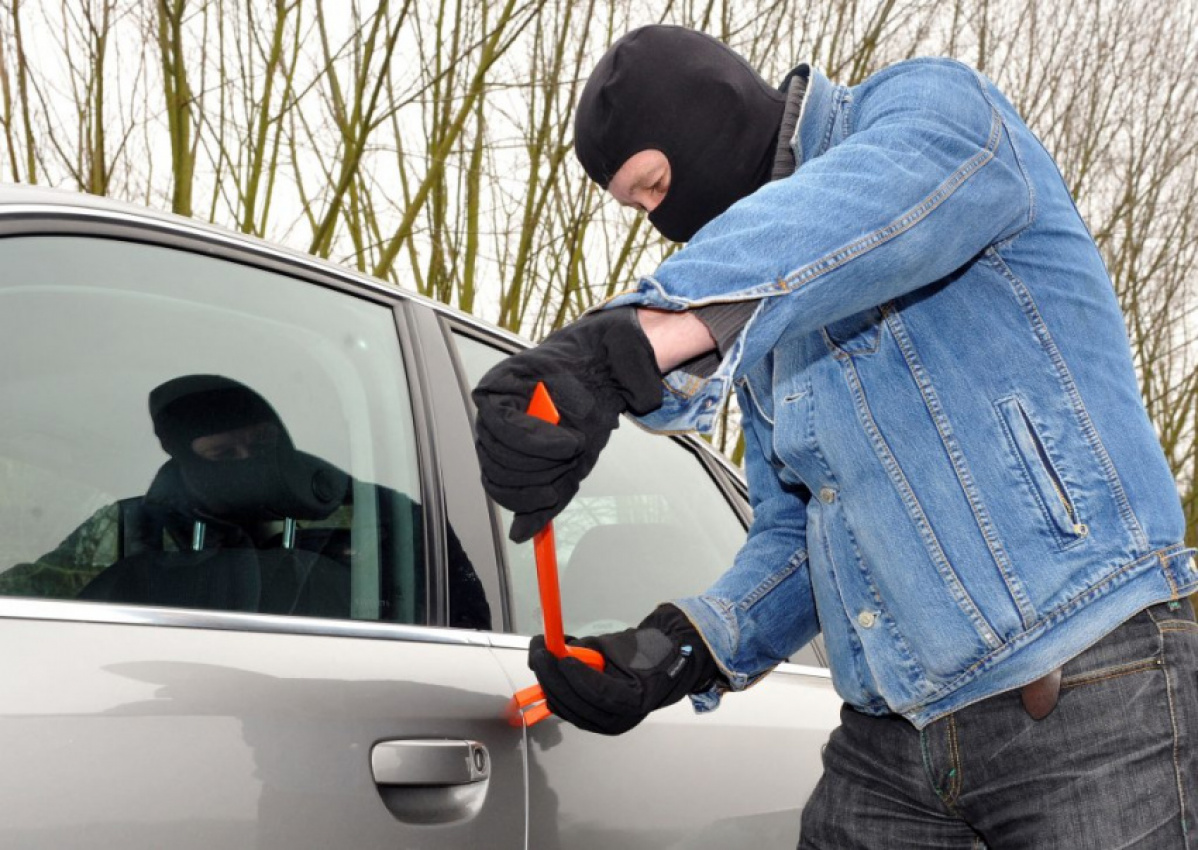 autos, cars, car theft, cars, stolen, should you have to pay to get your stolen car back?