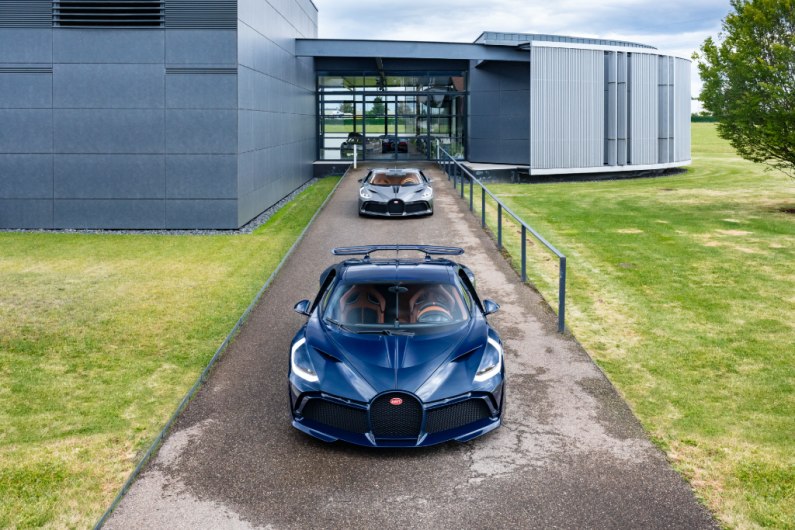 autos, bugatti, cars, car news, first customer bugatti divos leave the factory
