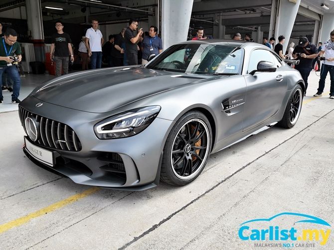 autos, cars, mercedes-benz, mg, amg gt, amg gt c, amg gt-r, auto news, mercedes, mercedes-amg, mercedes-amg gt c, mercedes-amg gt r, mercedes-benz malaysia launches new amg gt r and gt c, rm 1.7 million and rm 1.5 million