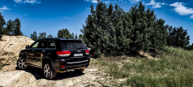 autos, jeep, reviews, android, jeep grand cherokee, android, jeep grand cherokee 3.6l overland (2021) review: a well-aged but capable proposition