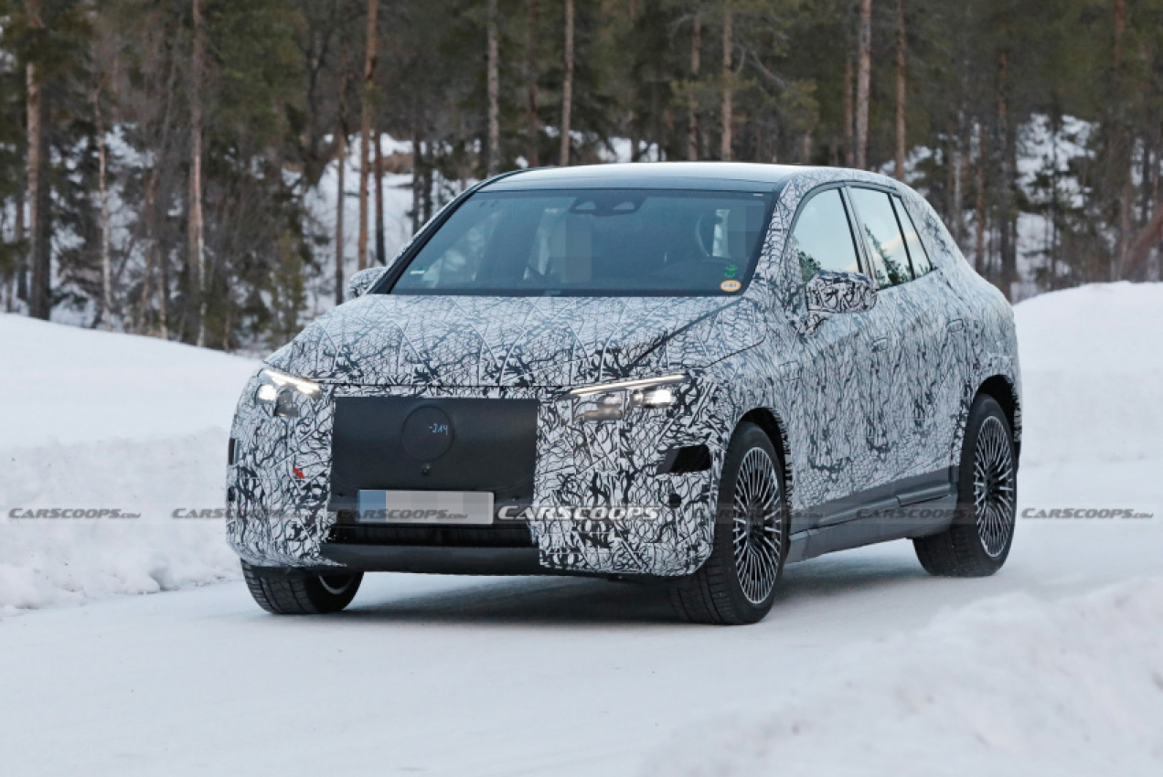 autos, cars, mercedes-benz, mg, news, electric vehicles, mercedes, mercedes eqe, mercedes scoops, scoops, 2023 mercedes-amg eqe suv 53 spied showing its faster bits