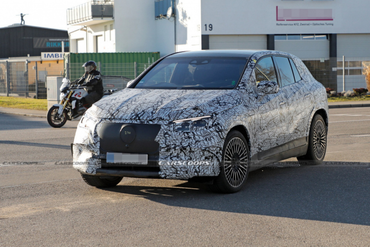 autos, cars, mercedes-benz, mg, news, electric vehicles, mercedes, mercedes eqe, mercedes scoops, scoops, 2023 mercedes-amg eqe suv 53 spied showing its faster bits
