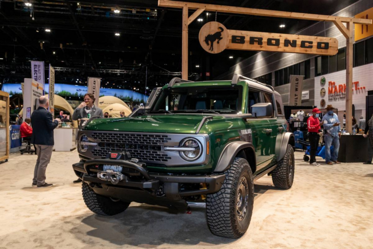 autos, cars, ford, ford bronco, up close with the 2022 ford bronco everglades