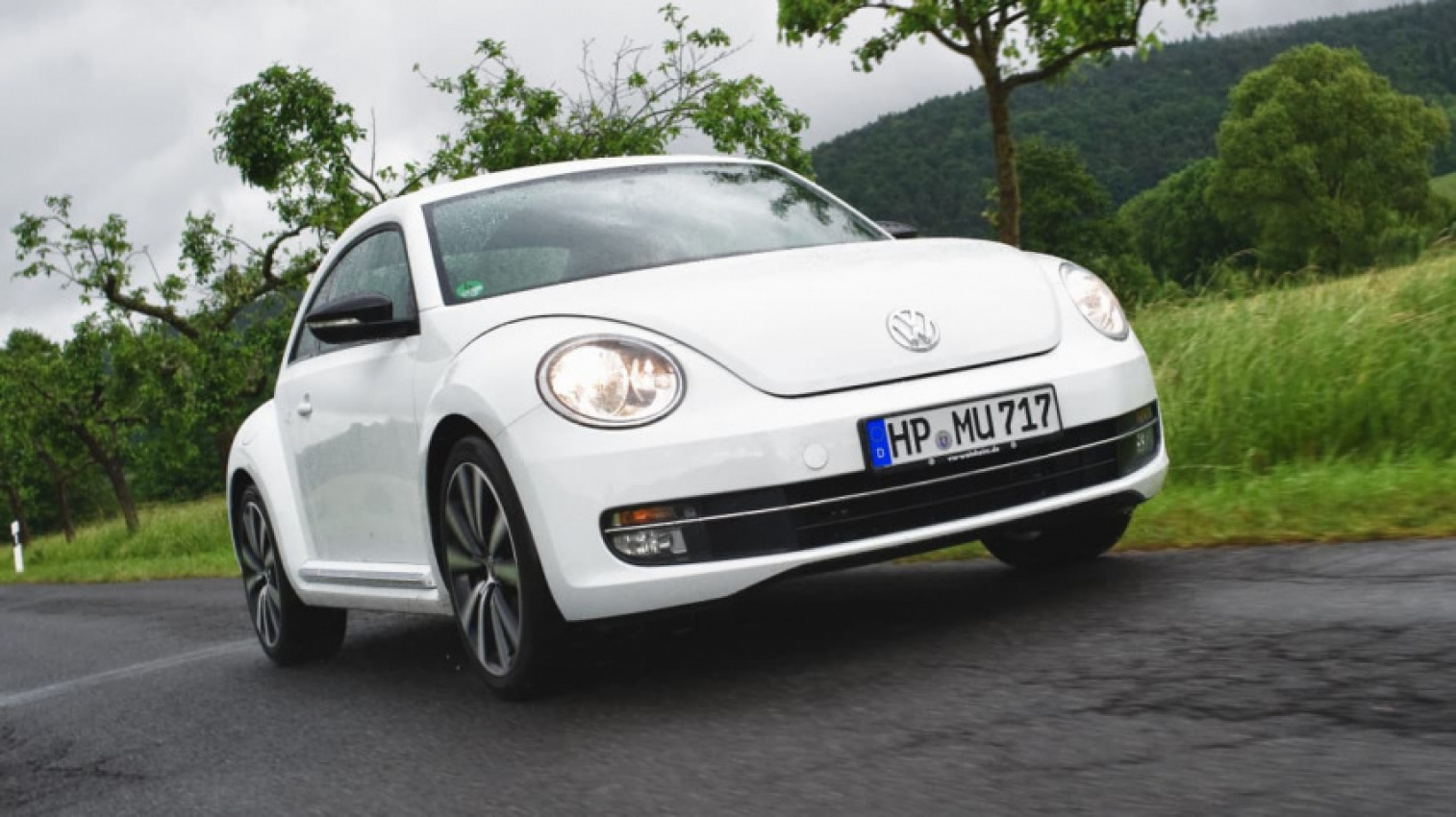 autos, cars, volkswagen, volkswagen beetle, volkswagen beetle could be revived with electric power – report