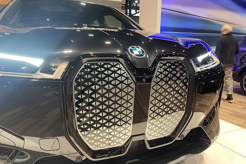 2022 chicago auto show, autos, bmw, cars, electric vehicles, luxury, 2023 bmw ix m60 arrives in chicago like a boss