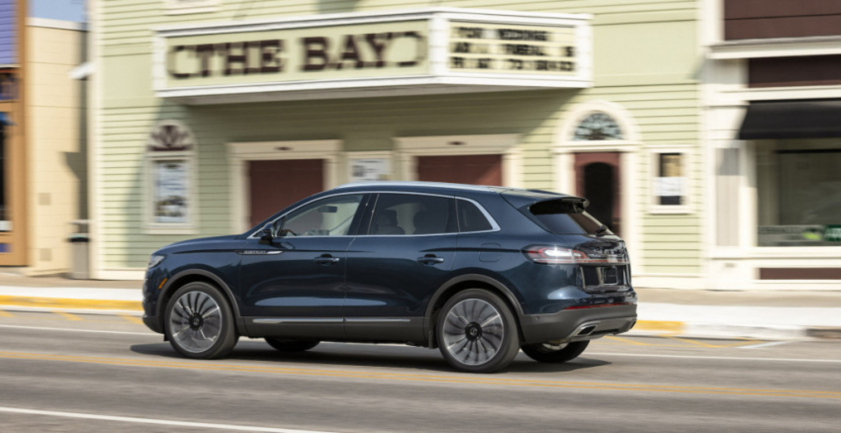 auto, autos, cars, ford, lincoln, ford broadens plan for lincoln evs—including electric navigator