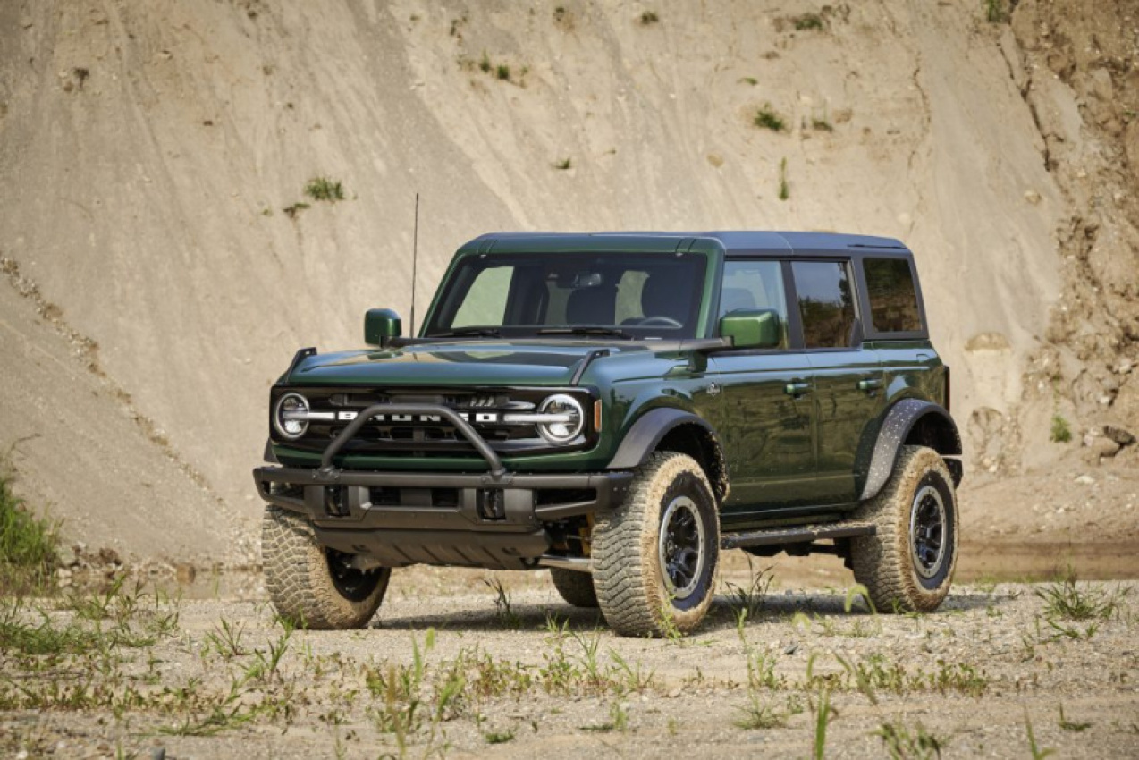 autos, cars, ford, land rover, bronco, defender, ford bronco, land rover defender, the fully-loaded ford bronco is better and cheaper than the new land rover defender