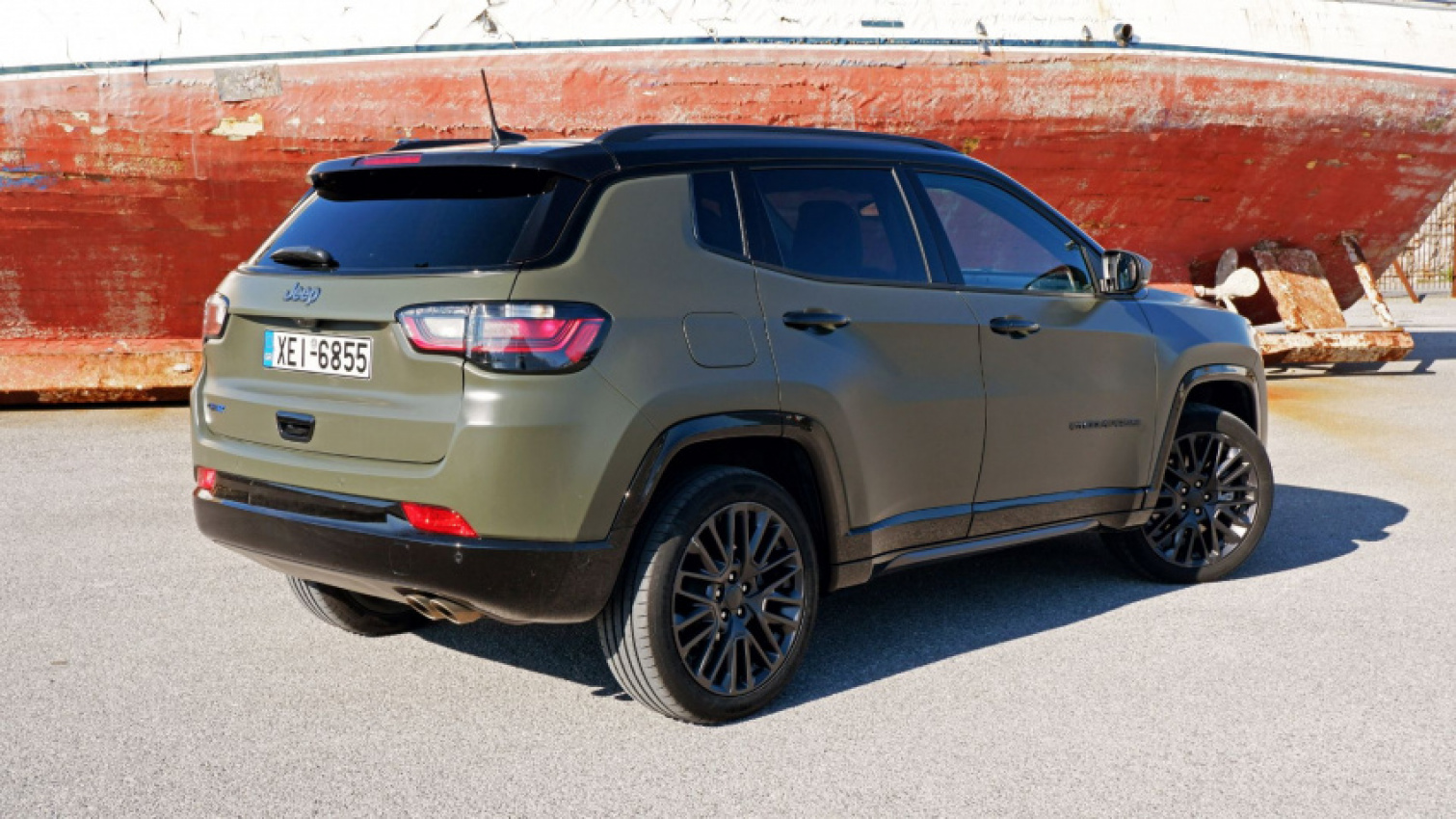 autos, cars, jeep, news, android, europe, first drive, hybrids, jeep compass, phev, reviews, android, driven: the 2022 jeep compass 4xe phev adds value to an already well-rounded suv