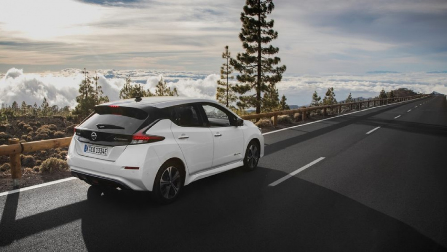 autos, cars, nissan, auto news, leaf, nissan leaf, all-new 2018 nissan leaf conquers the 3 highest peaks in the uk in a day
