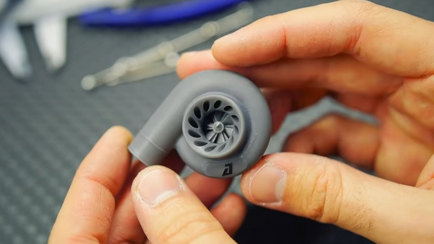 autos, cars, mini, miniature 21mm centrifugal supercharger actually works
