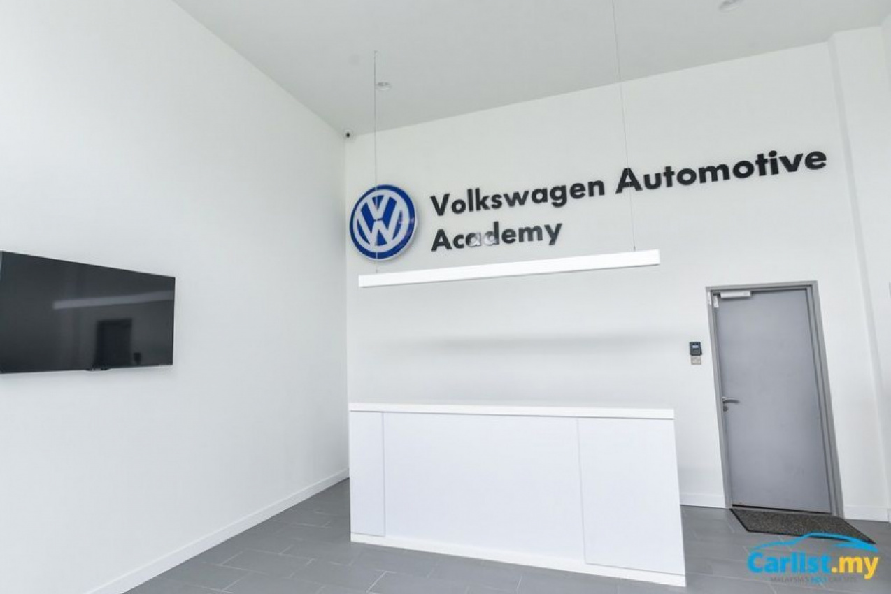 autos, cars, volkswagen, auto news, volkswagen opens dedicated training centre - volkswagen automotive academy in glenmarie