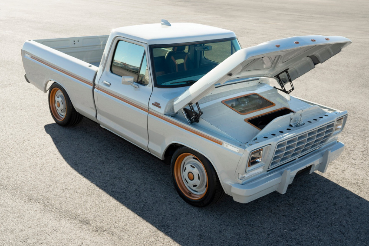 autos, cars, ford, news, electric vehicles, ford f-150, ford f-series, ford mustang mach-e, ford videos, restomod, sema show, video, how does ford’s mach-e powered eluminator restomod perform on the street?