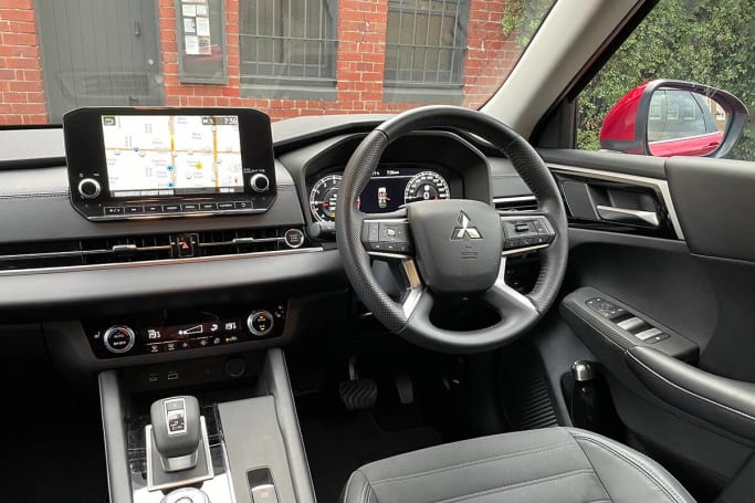 autos, cars, mitsubishi, 7 seater, family cars, mitsubishi outlander, mitsubishi outlander 2022, mitsubishi outlander reviews, mitsubishi reviews, mitsubishi suv range, android, mitsubishi outlander 2022 review: aspire 2wd
