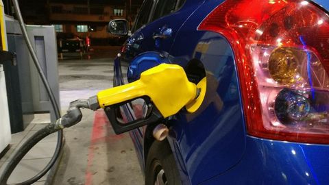 autos, cars, auto news, diesel, euro 5, fuel price, ron95, ron97, weekly fuel price, fuel price update: april 2017 week 1
