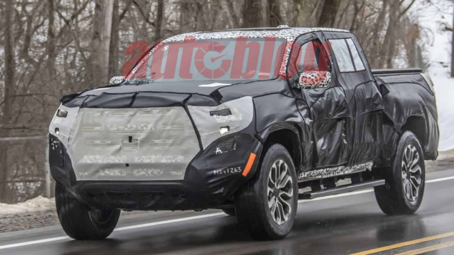 autos, cars, gmc, android, gmc canyon, infotainment, luxury, off-road vehicles, spy-photos, technology, truck, android, next-gen gmc canyon spied with big screen and heavy camo