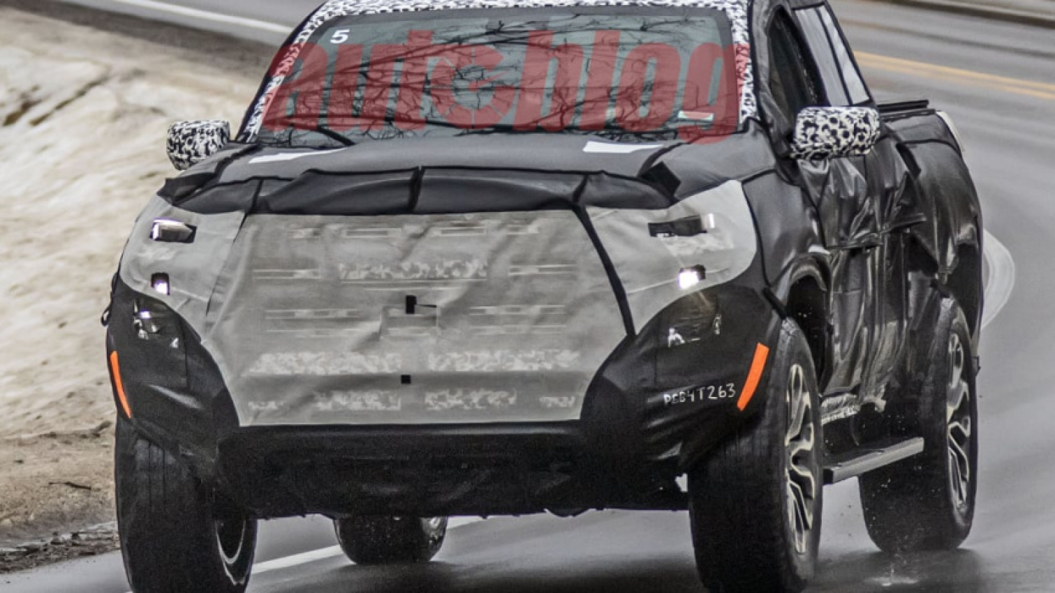 autos, cars, gmc, android, gmc canyon, infotainment, luxury, off-road vehicles, spy-photos, technology, truck, android, next-gen gmc canyon spied with big screen and heavy camo