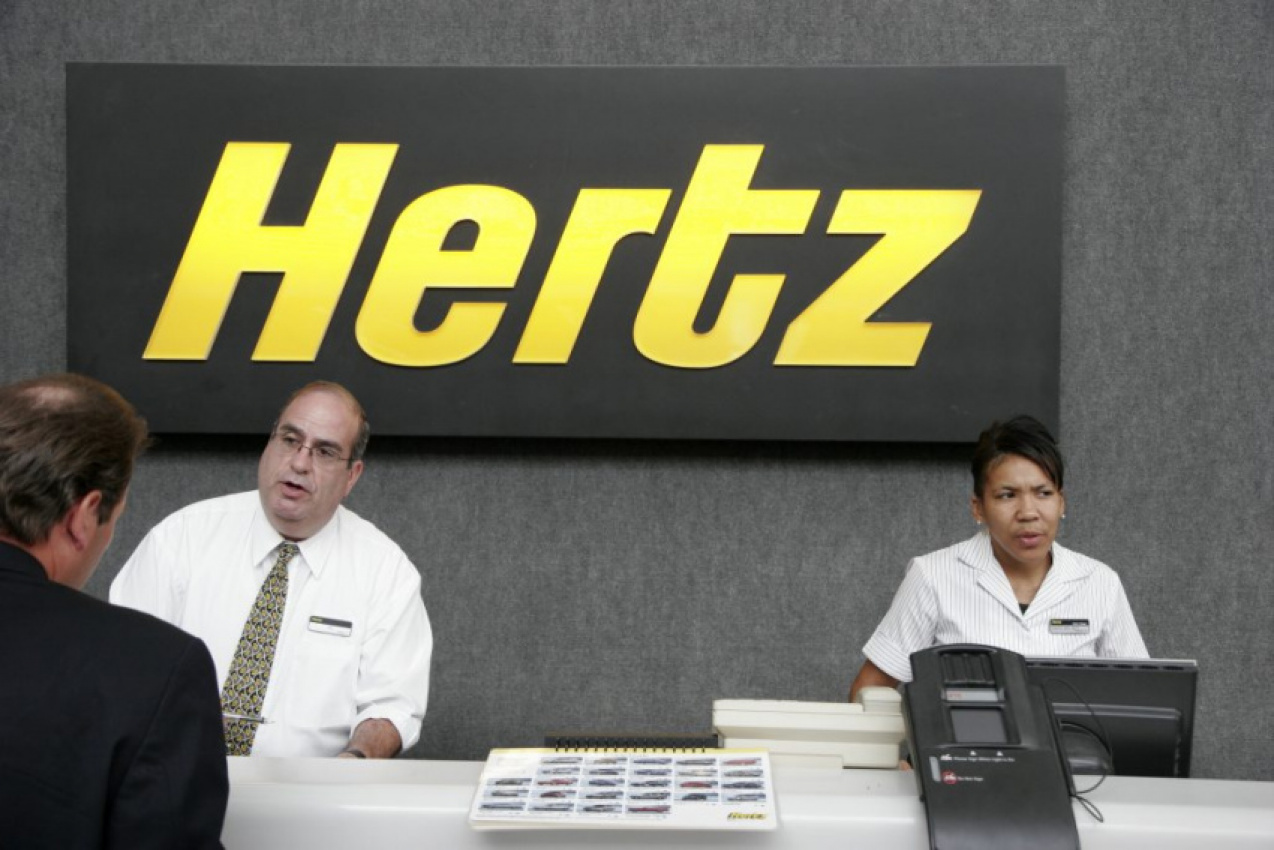 autos, cars, car rentals, hertz, hertz accuses 8,000 customers of theft for renting their cars each year