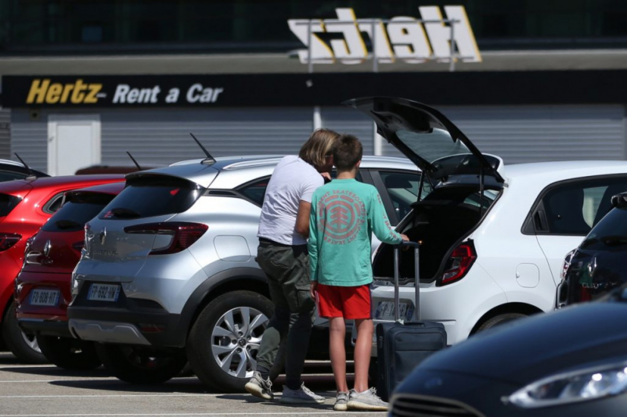 autos, cars, car rentals, hertz, hertz accuses 8,000 customers of theft for renting their cars each year