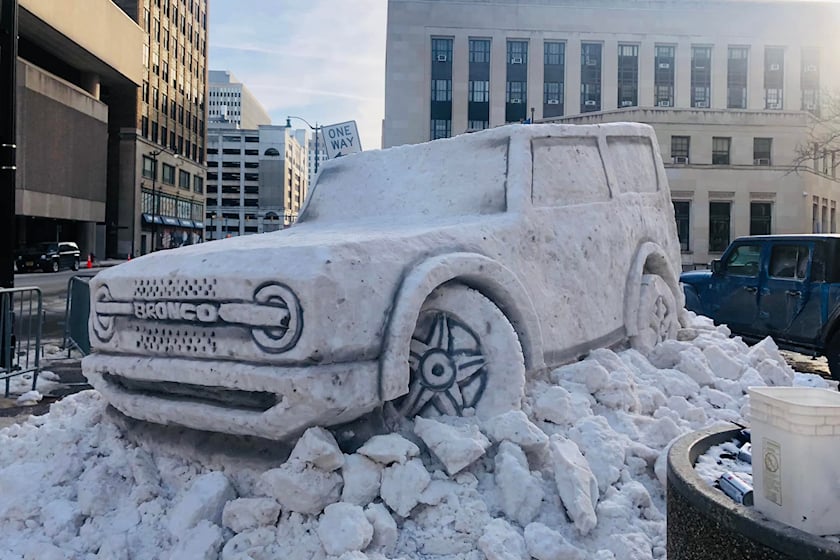 autos, cars, design, ford, ford bronco, offbeat, this ford bronco ice sculpture took 5 days to make