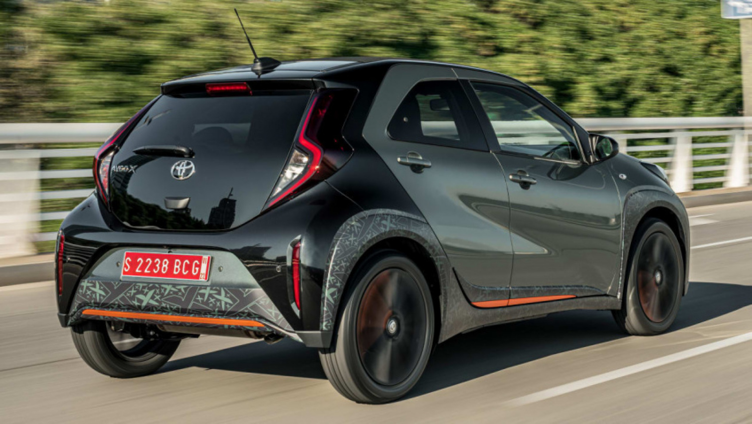 android, autos, cars, reviews, toyota, aygo x hatchback, city cars, android, toyota aygo x hatchback review
