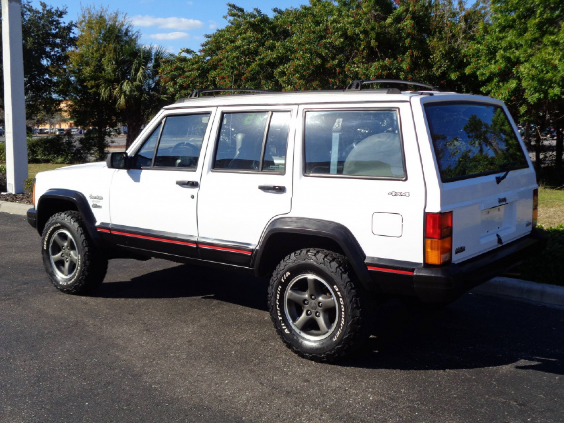 autos, cars, jeep, american, asian, celebrity, classic, client, europe, exotic, features, german, handpicked, italian, jeep cherokee, luxury, modern classic, muscle, news, newsletter, off-road, sports, trucks, 1995 jeep cherokee provides both style and performance with ‘90s tech