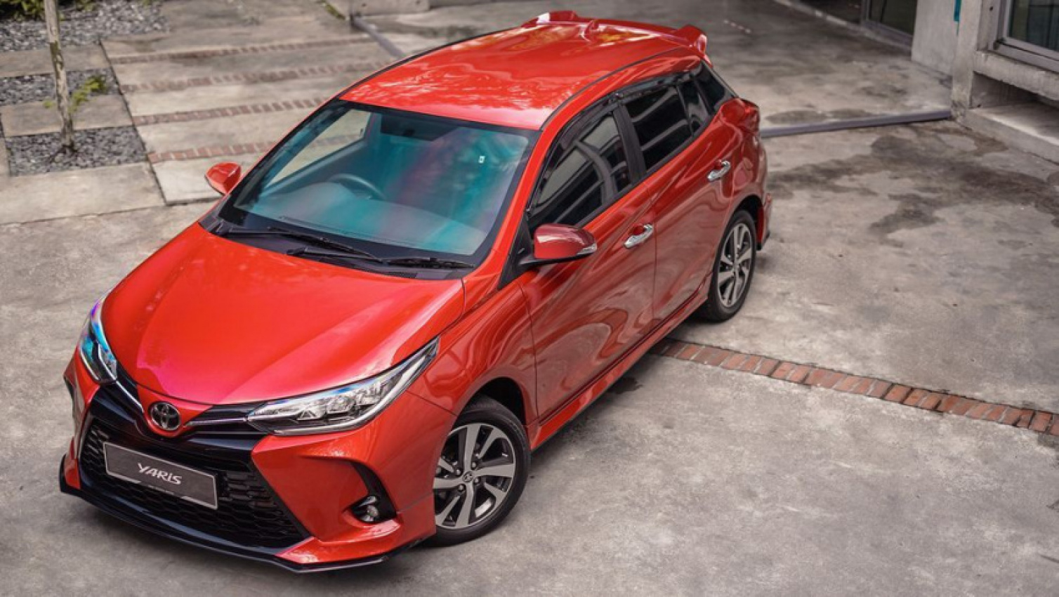 autos, cars, honda, toyota, 1.5g, 1.5v, android, buying guides, honda city, honda city hatchback, toyota yaris, android, honda city hatchback 1.5v vs toyota yaris 1.5g – hatchback bawah rm90,000