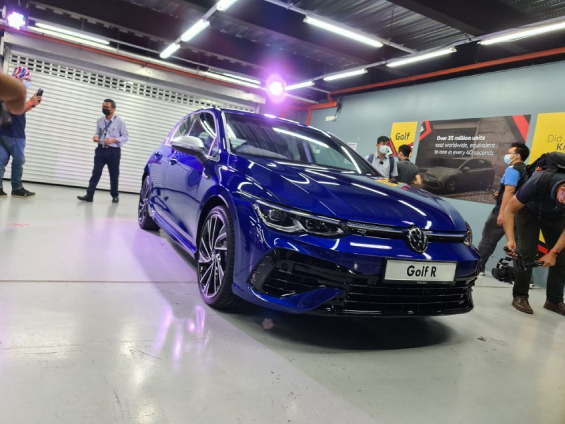 autos, cars, android, auto news, golf r malaysia mk8 golf, gti, launch, r-line, volkswagen, volkswagen golf gti, volkswagen golf r-line, android, 2022 mk8 golf r launched - the all-new golf family in malaysia is now complete 