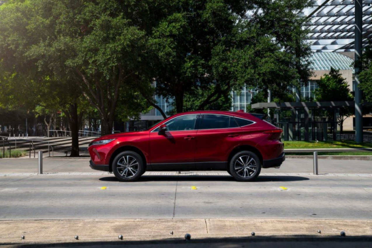 android, autos, cars, toyota, rav4, toyota rav4, toyota venza, venza, android, 2022 toyota rav4 tops the toyota venza in a brotherly crossover competition
