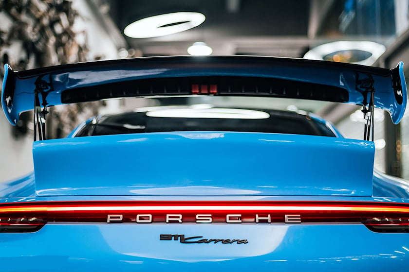 autos, cars, design, porsche, tuning, video, one-off porsche 911 carrera gets massive gt3-inspired wing