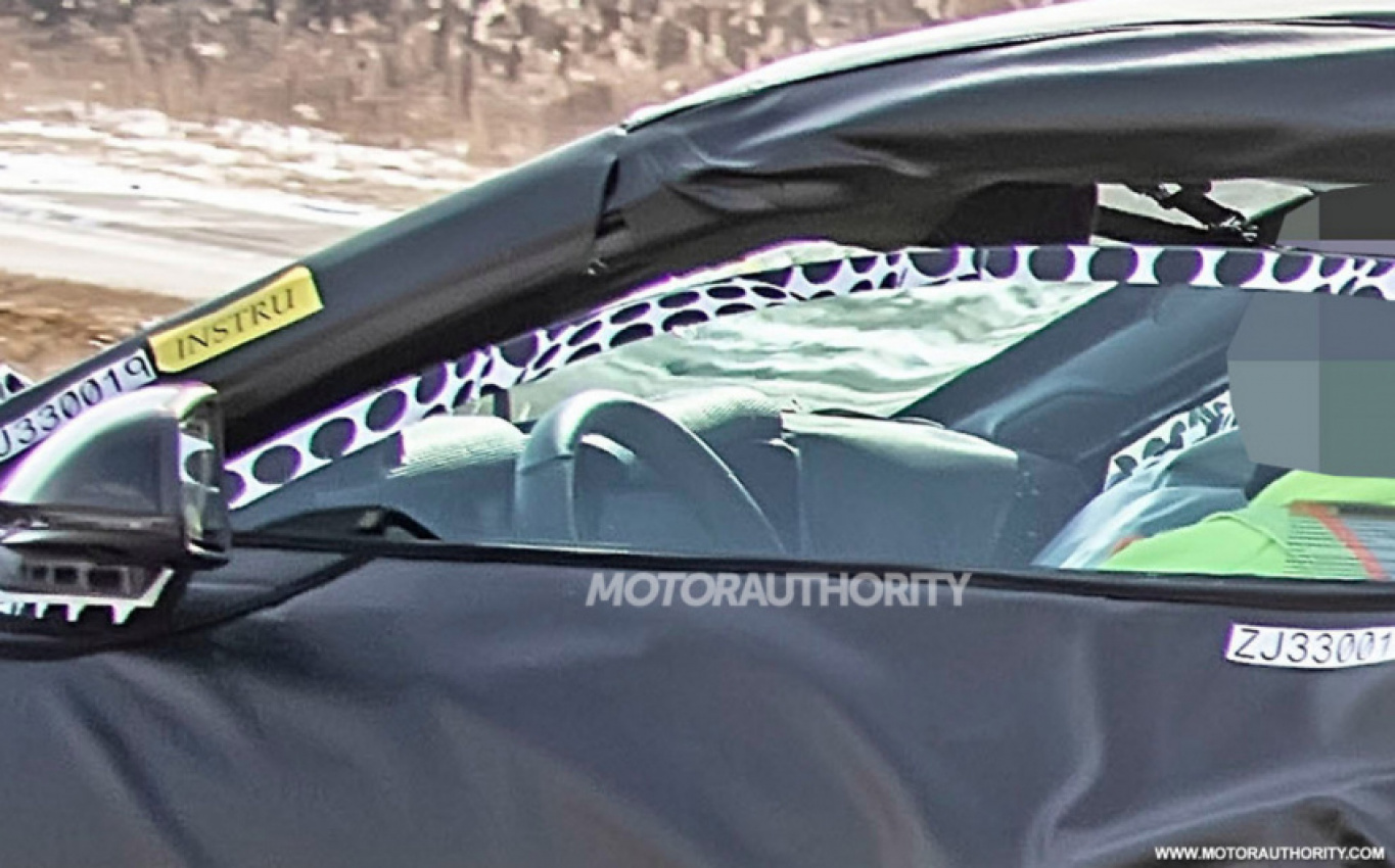 autos, cars, ford, convertibles, ford mustang, ford mustang news, ford news, muscle cars, spy shots, 2024 ford mustang convertible spy shots: new drop-top spied