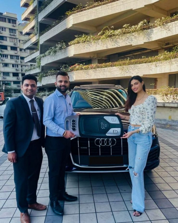 audi, autos, cars, android, audi q7, android, actor suneil shetty's daughter buys a brand new 2022 audi q7