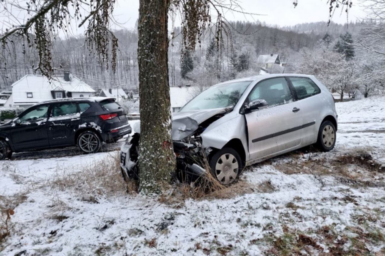 autos, cars, car accidents, cars, what should you do if you witness a car crash?