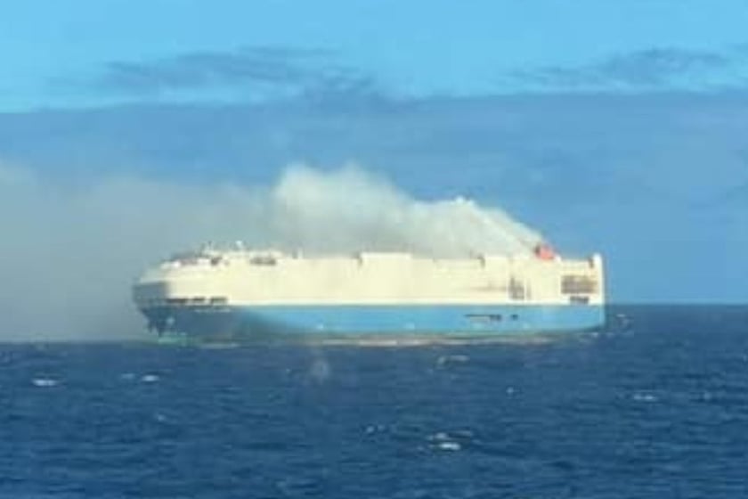 autos, bentley, cars, industry news, porsche, sports cars, video, over 1,000 porsches and 200 bentleys confirmed on burning cargo ship