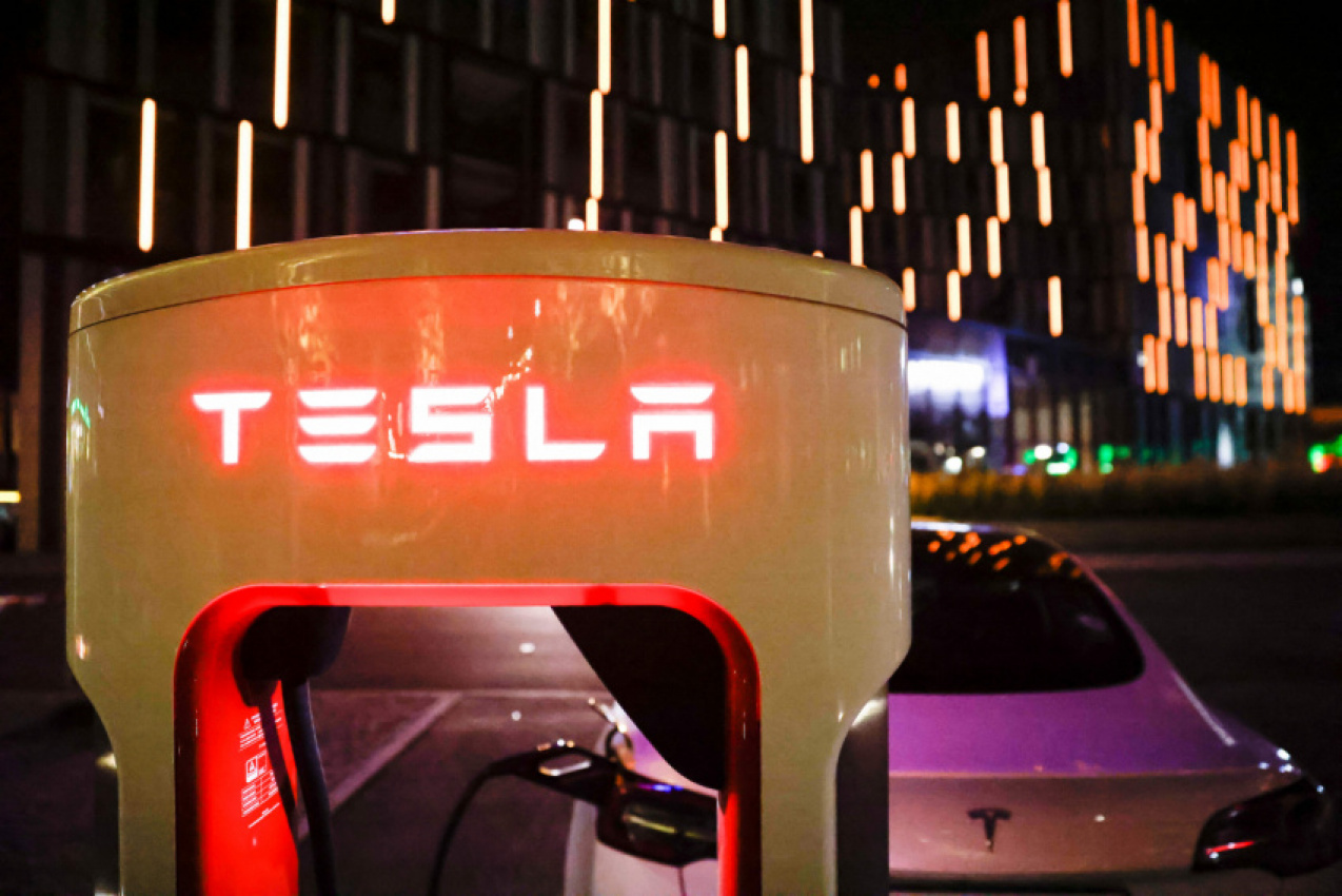 autos, cars, tesla, electric vehicle, tesla model 3, how long does it take to charge a tesla at a charging station?