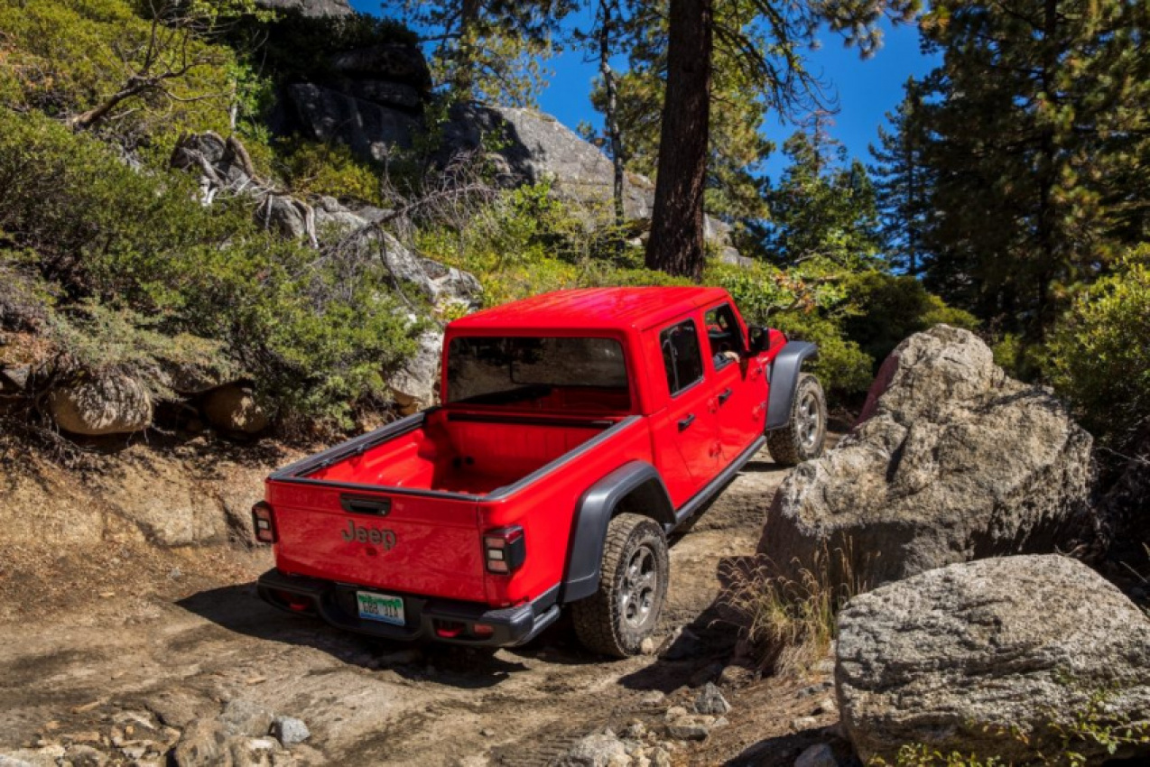 autos, cars, jeep, gladiator, jeep gladiator, trucks, is the jeep gladiator a truck?
